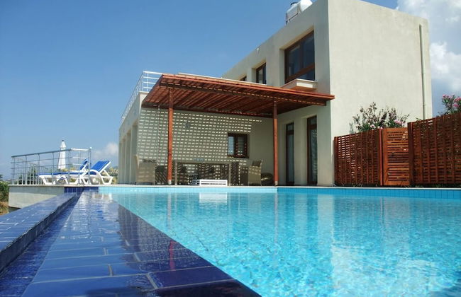 Coordinates are : 35.3480640, 33.5800703, Seacliff Villa, North Cyprus - Foto 1