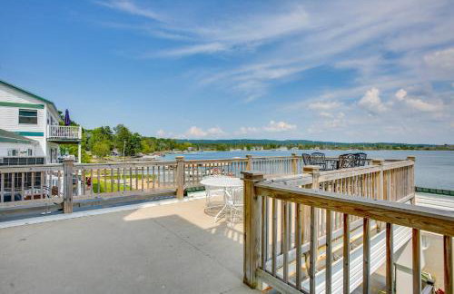 Gorgeous Onekama Condo with Pool and Lake Access! - Foto 17