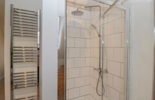 Little Foxes - Photo 34