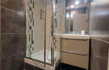 T2 Chambre Miroir jardin et parking privé Marseille - Foto 15