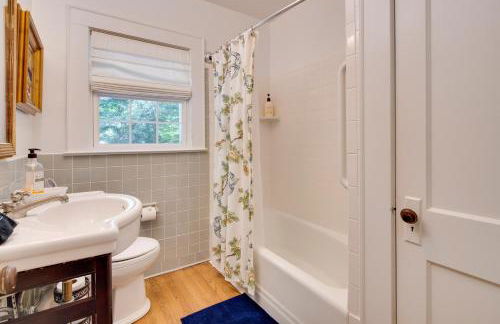 7 Mi to The Biltmore Le Canard Cottage with Porch - Foto 17