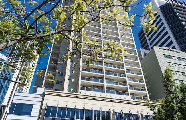 Oaks Brisbane Lexicon Suites - Photo 25