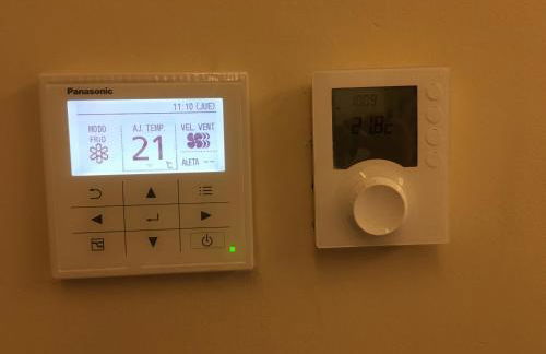 Apartment in monumental square Madrid Center - Photo 9