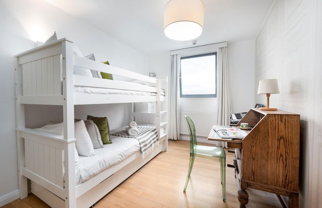 Two Bedroom Flat With Balcony in Central Wimbledon by Underthedoormat - Foto 5