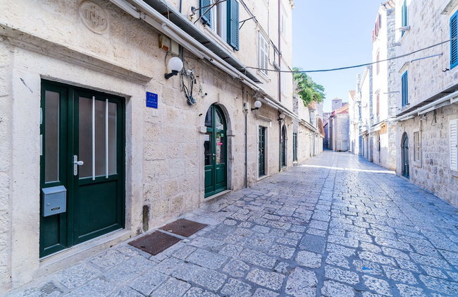 Apartments Sara - Photo 1