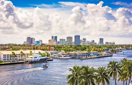 Sleeps 12 Private Pool & Gameroom near Casino, Beaches & Hard Rock Stadium - Foto 73