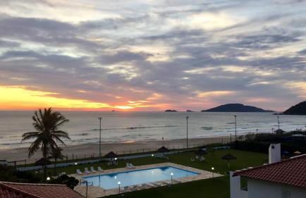 Duplex pé na areia Praia Brava - Foto 46