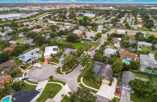 Tropical Oasis with Heated Pool - Photo 36