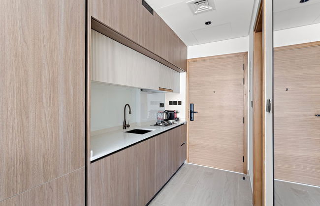 Lux Studio in Arjan With Pool and Full Amenities - Photo 8