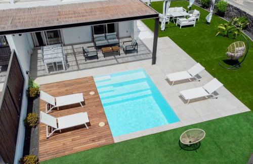 Villa Menta Relaxing corner in front of the Ocean - Photo 30