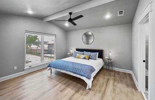 Lakefront Retreat with Sandy Beach! - Foto 6