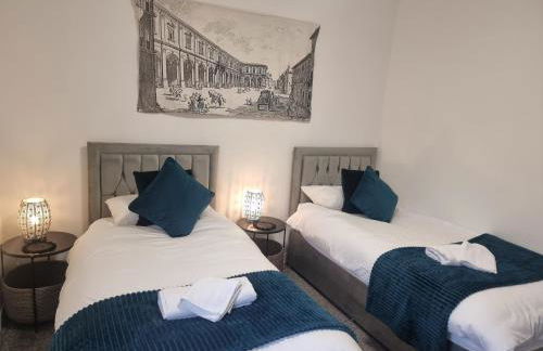 Cute Cottage in Egham Heathrow- 7 Guests 3 bedrooms - Foto 1