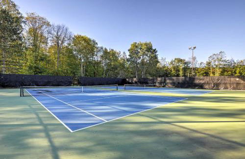 Large Deck and Resort Amenities Lake Ariel Retreat - Foto 41