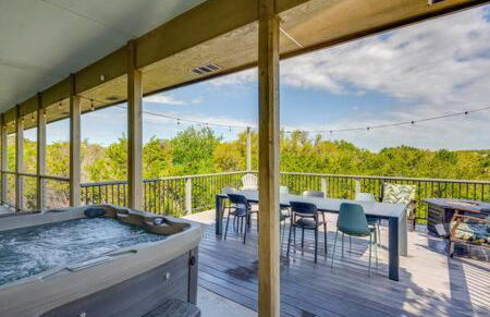 The Outlook - Spa and deck views of Hill Country - Foto 21
