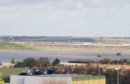 Riverview, Stylish Non Smoking Loft Ensuite 4 Rent - Photo 6