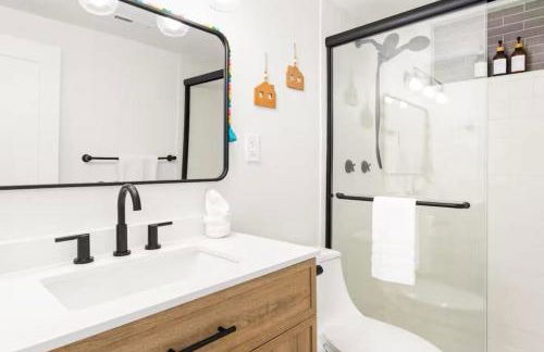 Fam Retreat, Hot Tub, BBQ, Ski, Game Room, Backyard - Foto 17