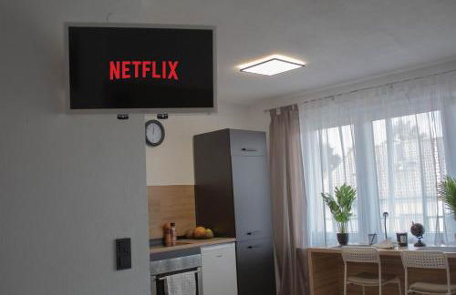 Modernes Studio mit großem Balkon, vollausgestatteter Küche und idealem Arbeitsplatz für Home Office - Foto 6