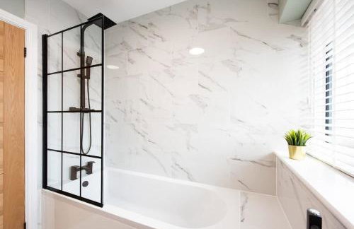 6 The Royal Serviced Apartments, Harwich - Fast WiFi, Private Parking - Foto 28