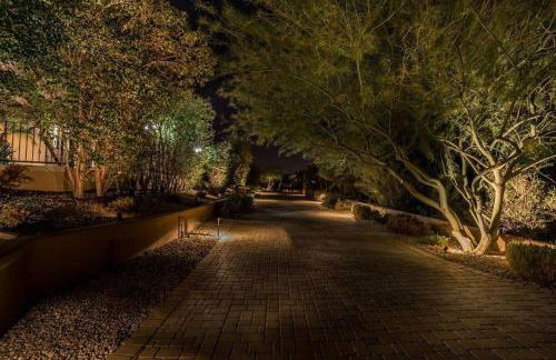 Estate Resort Style Oasis 6BDRM, 5.5 Bath Heated Pool with Misters - Foto 35