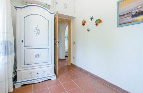 GuestHost - Seaside Apartment with Parking - Foto 21