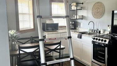 Serene Loft Cabin with Outdoor Grill and Fire Pit in Creal Springs, Illinois - Foto 2