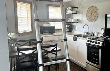 Serene Loft Cabin with Outdoor Grill and Fire Pit in Creal Springs, Illinois - Foto 2