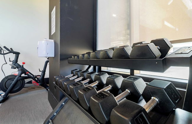 Lindsley by Avantstay Balcony + Modern Design A+ Downtown Location - Photo 39