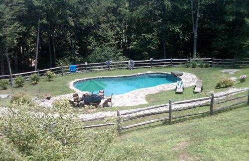 Bed and Breakfast Cabin for Weekend Getaway near Millbrook, New York - Photo 4