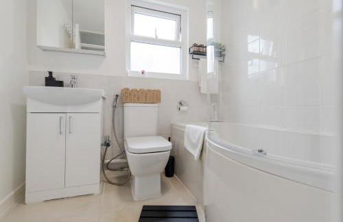 Newly Renovated 4BR House with lots of amenities - Foto 55