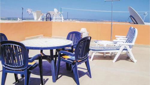 Beautiful Apartment In Torrevieja - Foto 4