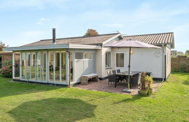 "Hattie" - 100m from the sea - Foto 1