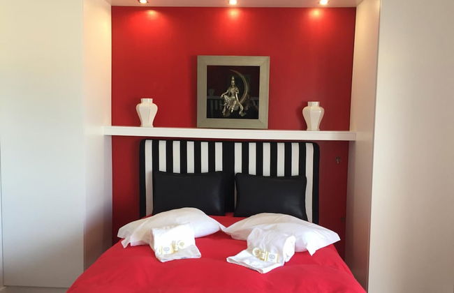 Casino Beach Apartment - Photo 2