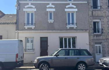 Central village house in Bussiere Poitevine - Foto 1