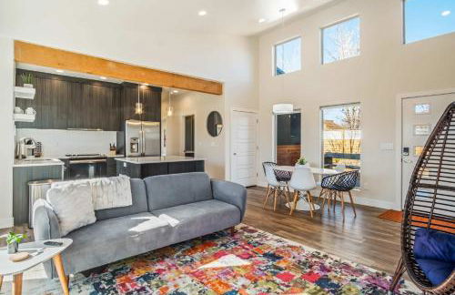 Timber & Tin H 2Bed 2Bath w Pool & Rooftop Deck - Foto 5