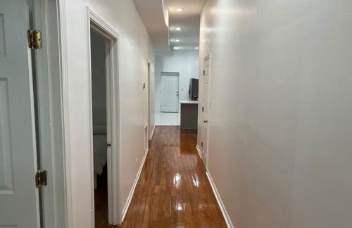 Adorable 2 bedroom with free street parking - Foto 13