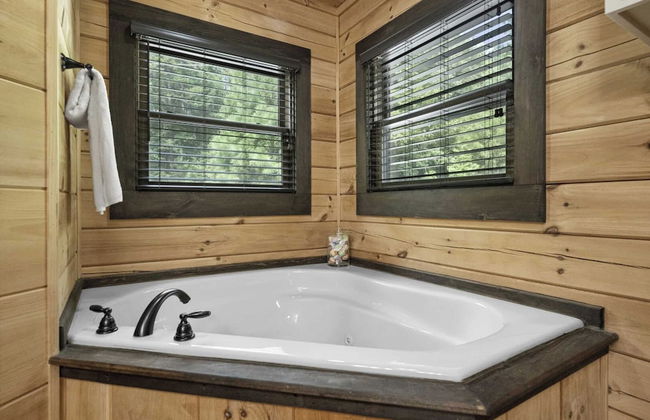 Waterfront 1-acre Private Dock, Hot Tub, Firepit Bankhead Lodge by Avantstay - Foto 37