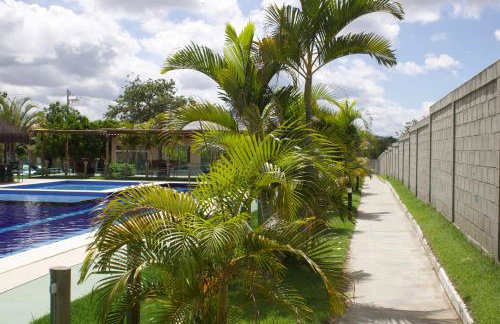 APT Completo - Suíte - 2 Ar-condicionados, Wi-FI, Piscina, garagem, portaria - aconchegante - Foto 45