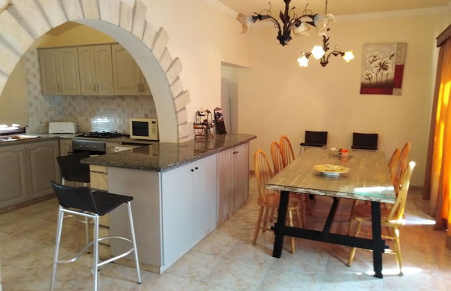 Lovely 7 Bedroom Villa !! - Photo 45