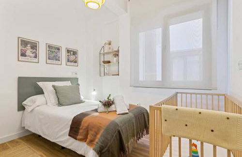 Monet, apartamento con terraza, cuna y trona - Foto 7