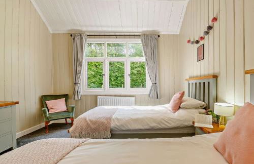 4 Bed in Llanfairtalhaiarn 88973 - Photo 16