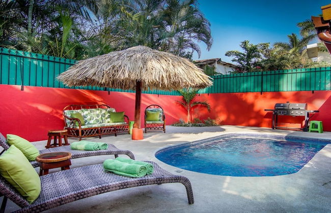 Big private home with pool in Surfside - a short walk from the beach - Photo 22