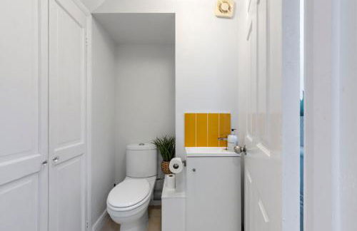 Spacious 6-Bed with Pool Table Desks in every room - Foto 22