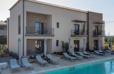 Kannas Mani Luxury Suites -Adults Friendly 14 Plus - Photo 22