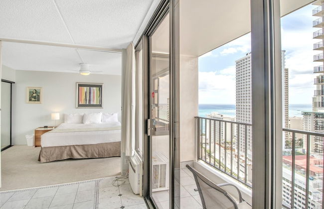 High Rise Ocean View Waikiki Condo, FREE Parking & Wi-Fi by Koko Resort Vacation Rentals - Foto 3