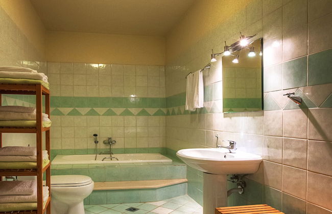 Spacious Villa with Private Pool & Outside Bar near Sea in Sisi - Foto 16