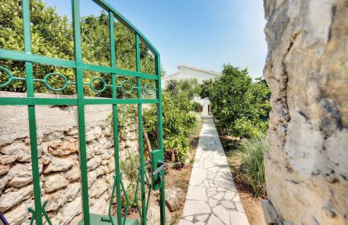 Apartments by the sea Prvic Luka, Prvic - 12064 - Photo 9