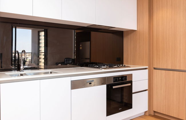 New 2 Bedroom Darling Harbor Apartment - Photo 6