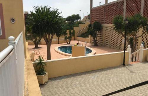 3 Bed Villa Sleeps 6 - Pets Ok - Communal Pool - Foto 7