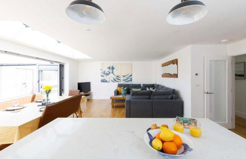 Delightful Seaside Hideaway 5 Mins to Beach - Foto 58