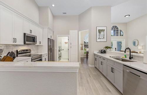 Villa w/ private heated saltwater pool, 4 BR, 7 beds - Foto 14